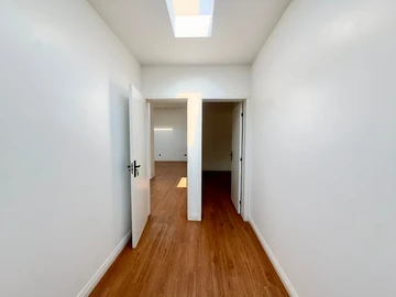 4 Bedroom Flat & Apartment