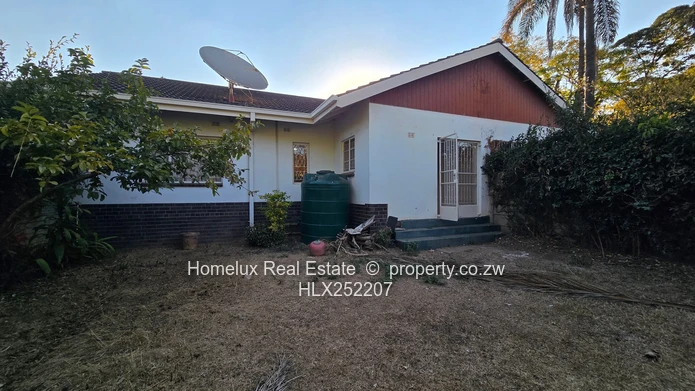 Beautiful 2 Bed Garden Flat in a small complex  (Sole Mandate)