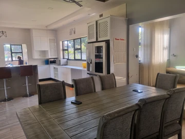6 Bedroom House