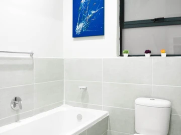 3 Bedroom Flat & Apartment