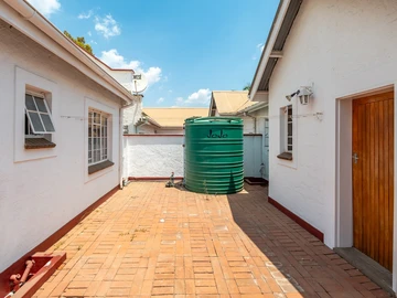 3 Bedroom Garden Flat