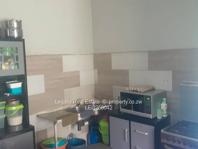 Furnished 1-Bed Flat, Glen Lorne — 24hr Security & ZESA