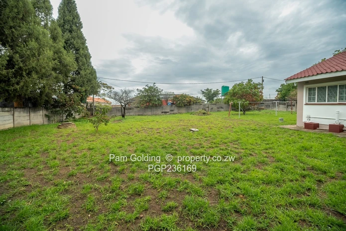 Modern 4 Bedroom House Zimre Park