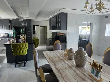 5 Bedroom House
