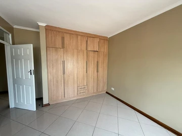 3 Bedroom Flat & Apartment