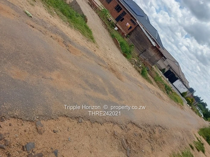 300m² Glaudina Stand — Tarred Road & Main Road Frontage