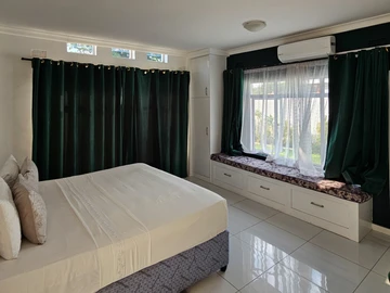 6 Bedroom House
