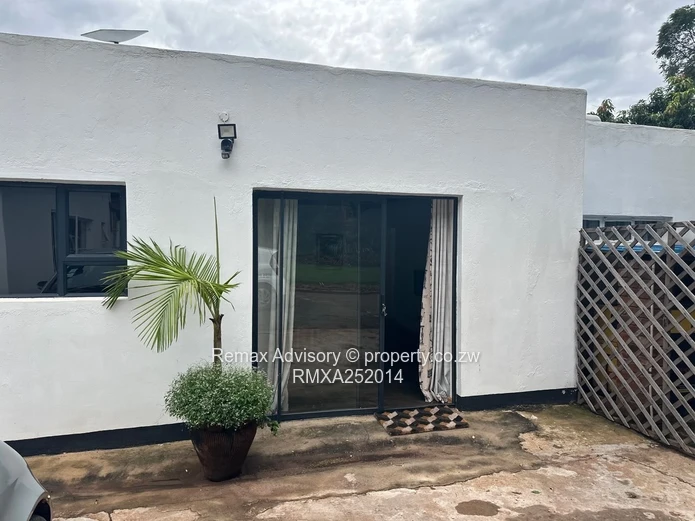 Charming Fully Furnished Studio Cottage in Greendale $650