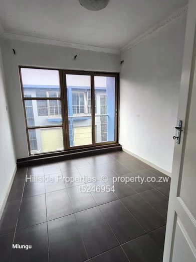 3bedroom apartment Newlands 