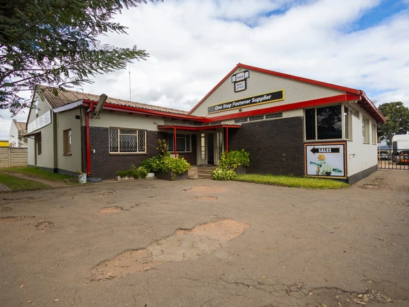 Prime Commercial/Industrial Property in Great Location