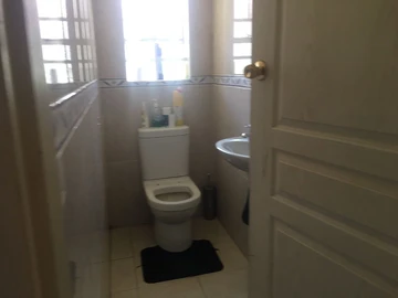 Bloomingdale house.135k.4beds,mes kitchen, lounge and dining. Deeds.On 600sqm.Prolic borehole