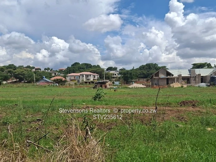 2100m² Gletwin Park Stand — Near New Builds, Gravel Road Access.