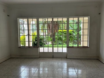 4 Bedroom Garden Flat