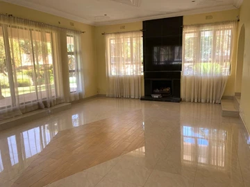 6 Bedroom House