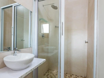 4 Bedroom Garden Flat