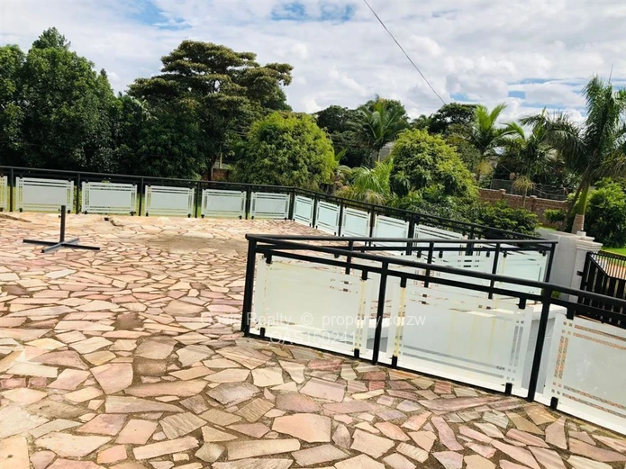 Fully furnished 8 bedroomed house to let