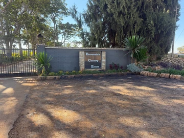 3 Bedroom Cottage/Garden Flat for Sale in Borrowdale