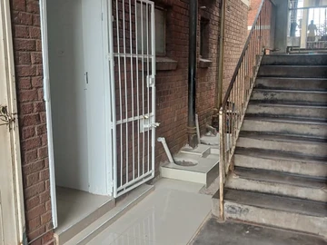 2 Bedroom Flat & Apartment