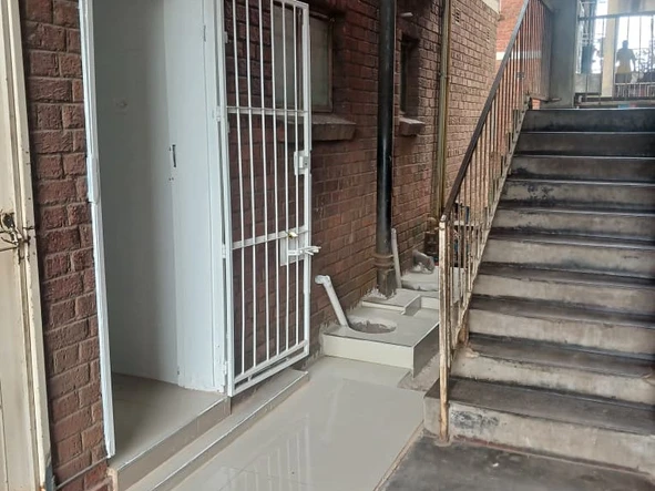 2 Bedroom Flat & Apartment