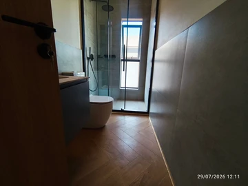 4 Bedroom Flat & Apartment