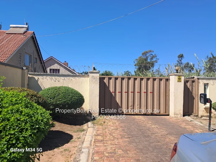 Marlborough Mews Fully furnished 4 bed cluster unit for rent.