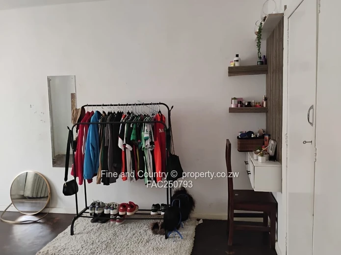  3 Bedroom Ground Floor Flat For Sale – Cbd