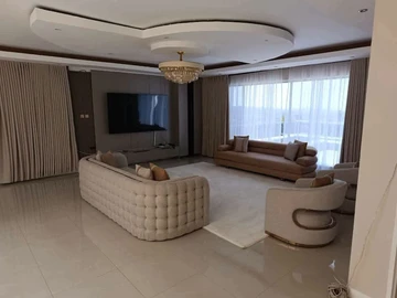 7 Bedroom House