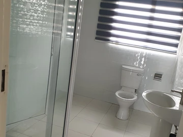 3 Bedroom Flat & Apartment