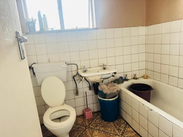 3 Bedroom Flat & Apartment