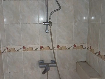 2 Bedroom Flat & Apartment