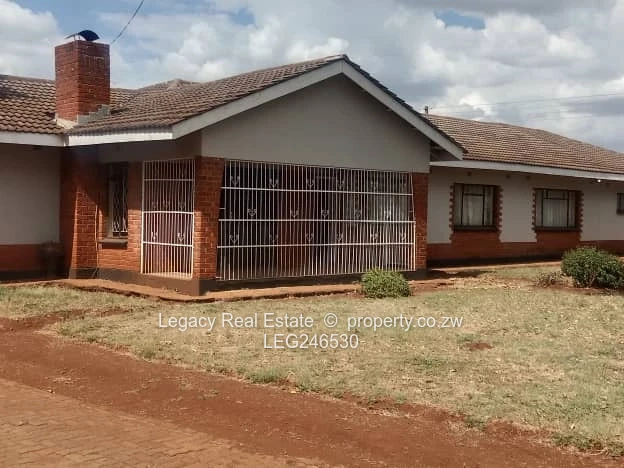Imposing Marlborough Property With Borehole And Cottage,Large Title Deed Property .
