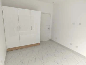 3 Bedroom Flat & Apartment