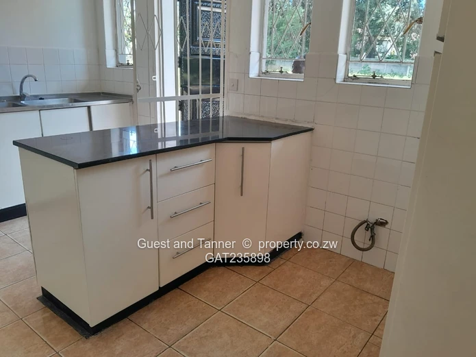 3 Bedroom House for Rent in Hatfield - Rates included