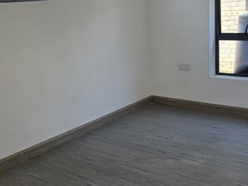3 Bedroom Flat & Apartment