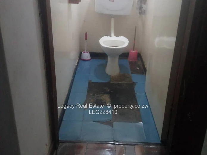 Avondale First-Floor Flat with Garage & Borehole