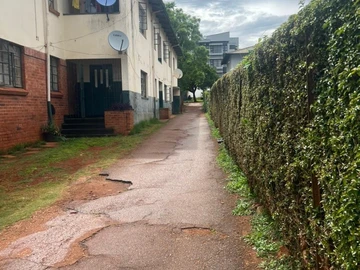 2 Bedroom Flat & Apartment