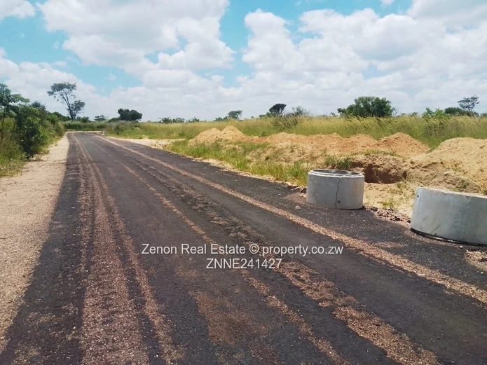 9500usd for 340sqm in Chiedza Park near mahosekwa turn off