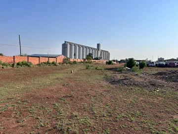 Commercial & Industrial Land