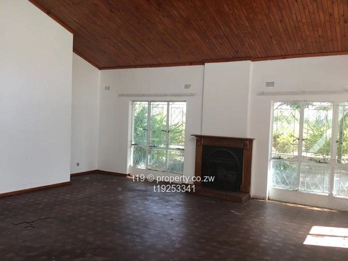 Spacious 4 bed house pus 3 bed cottage