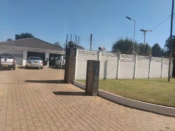 6 Bedroom House
