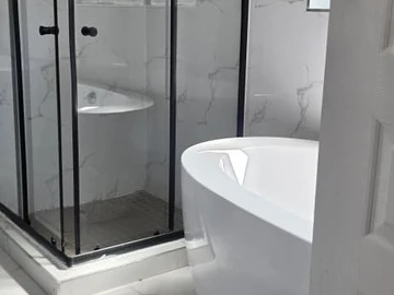 3 Bedroom Flat & Apartment