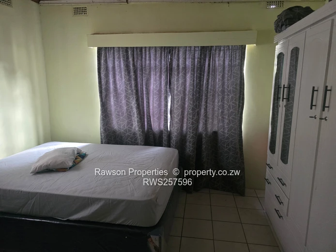 Avondale West: 3-Bed Home with Pool on 900m²