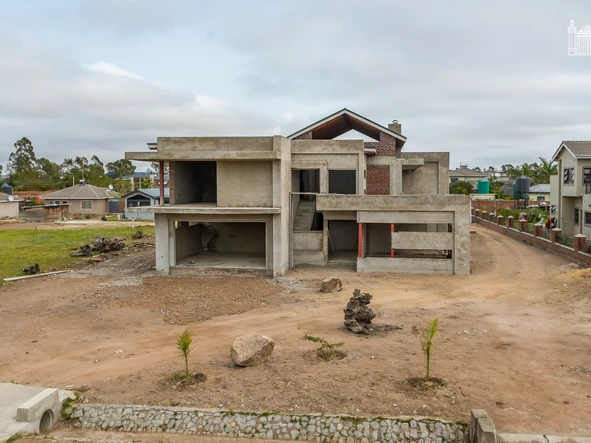 5 Bedroom House
