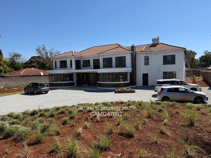 Borrowdale West:7-Bed Home with Borehole & Bright Plastered Interiors, Borrowdale West