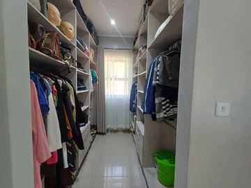 7 Bedroom House