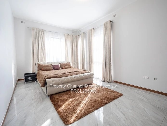 Sunlit 5-Bed Umwinsidale Home with Marble Floors