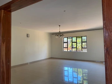 8 Bedroom House