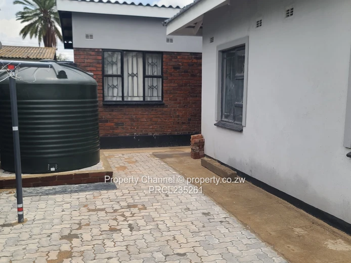 Recently Renovated 4 Bed In  Highfeild