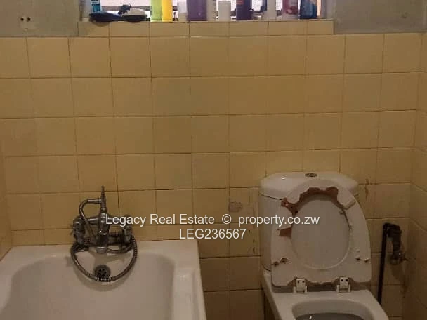 Urban Elegance: 2-Bedroom Garden Flat In Avondale