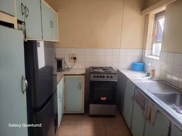 2 Bedroom Flat & Apartment